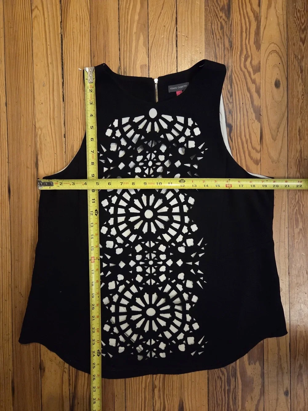 Vince Camuto Laser Cut Design Cream and Black Women Top - Picture 5 of 6